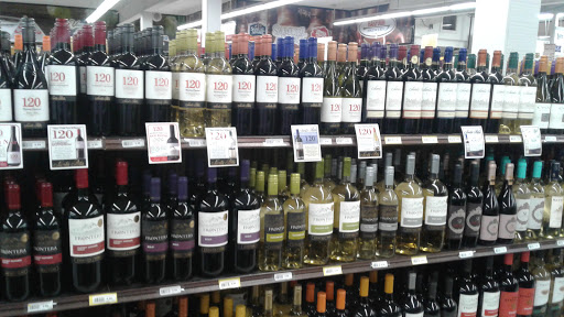 Liquor Store «Yankee Spirits», reviews and photos, 376 Main St, Sturbridge, MA 01566, USA