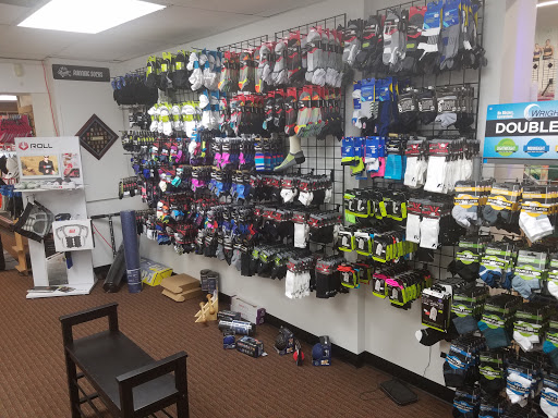 Shoe Store «Hansons Running Shop», reviews and photos, 3407 S Rochester Rd, Royal Oak, MI 48073, USA