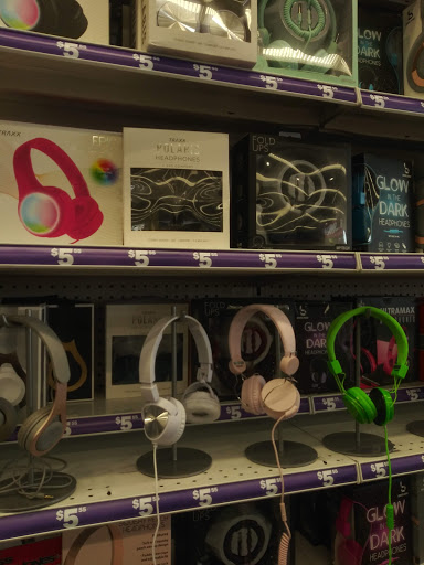 Variety Store «Five Below», reviews and photos, 300 Marketplace Blvd, Hamilton Township, NJ 08691, USA