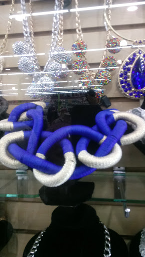 Beauty Supply Store «Sistar Beauty», reviews and photos, 8900 S Lafayette Ave, Chicago, IL 60620, USA