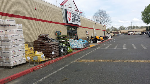 Home Improvement Store «Tractor Supply Co.», reviews and photos, 621 River Rd, Puyallup, WA 98371, USA