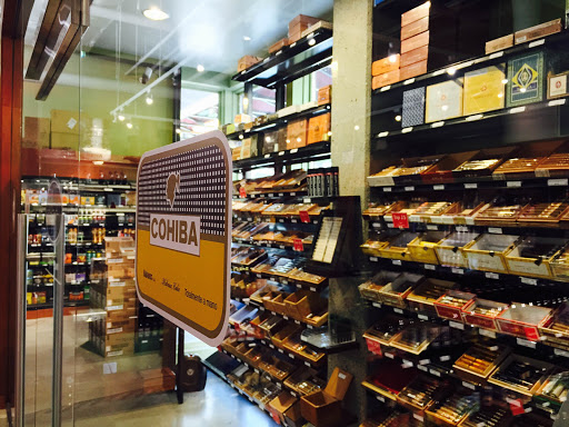 Liquor Store «Pearl Specialty Market & Spirits», reviews and photos, 900 NW Lovejoy St, Portland, OR 97209, USA