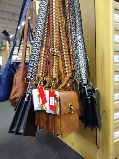 Shoe Store «DSW Designer Shoe Warehouse», reviews and photos, 113 Mill Plain Rd, Danbury, CT 06811, USA