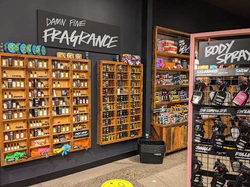 Cosmetics Store «Lush», reviews and photos, 112 E Broadway, Bloomington, MN 55425, USA