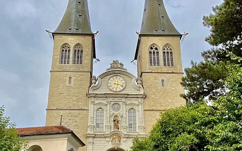 Hofkirche St. Leodegar image
