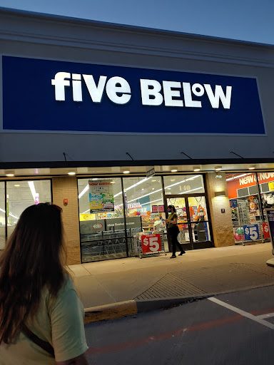 Shopping Mall «Whitehall Crossing Shopping Center», reviews and photos, IN-37, Bloomington, IN 47404, USA