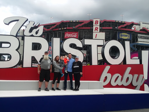 Discount Store «Dollar General», reviews and photos, 1401 Euclid Ave, Bristol, VA 24201, USA