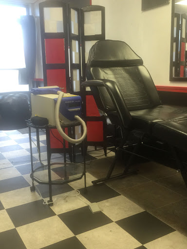 Tattoo Shop «La Vida Ink», reviews and photos, 4602 N Franklin Rd, Indianapolis, IN 46226, USA