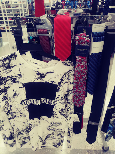 Clothing Store «Ross Dress for Less», reviews and photos, 3384 Cobb Pkwy NW, Acworth, GA 30101, USA