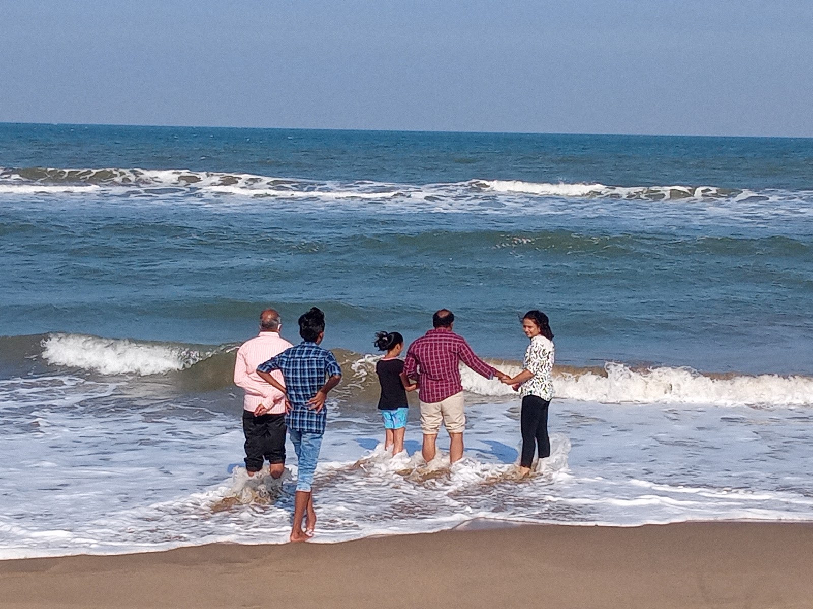 Photo de Panaiyur Beach ECR - endroit populaire parmi les connaisseurs de la détente