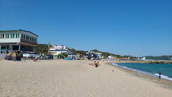 Foto van Imrang Beach en de nederzetting