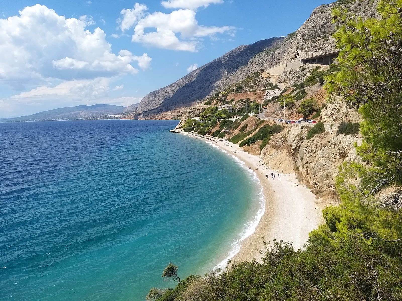 Kakias beach'in fotoğrafı geniş plaj ile birlikte