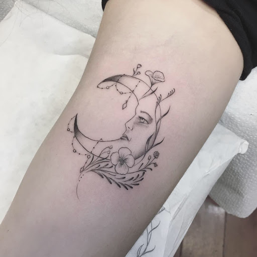 Explore clock tattoo ideas for females, creative tattoo ideas in Alhambra, available at IFA2 Tattoo Studio