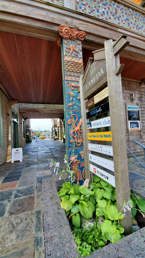 Grocery Store «Manzanita Market: The Little Apple», reviews and photos, 193 Laneda Ave, Manzanita, OR 97130, USA