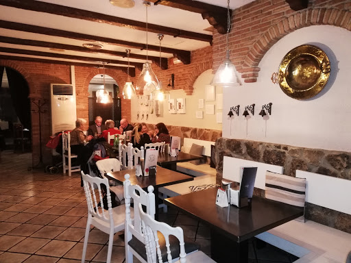 Don Sancho Ii Taberna Restaurante