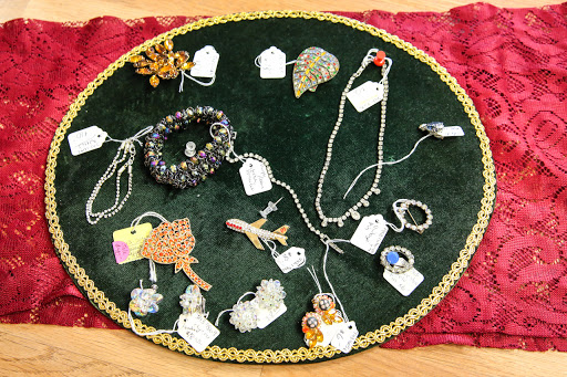 Antique Store «Too Much Stuff Quality Second Hand Treasures», reviews and photos, 1151 Grass Valley Hwy, Auburn, CA 95603, USA