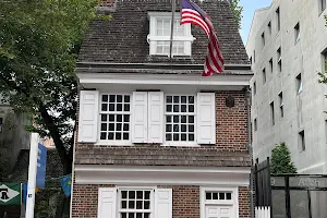Betsy Ross House image