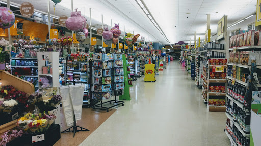 Grocery Store «Stop & Shop», reviews and photos, 44 Fenn Rd, Newington, CT 06111, USA