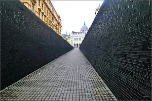 Trianon Memorial image