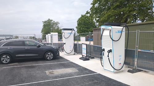 Borne de recharge de véhicules électriques TotalEnergies Charging Station Messas