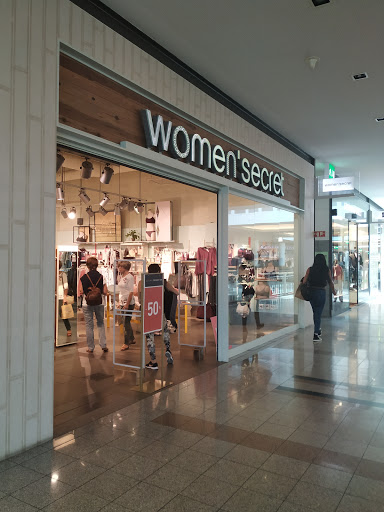 Stores to buy women's leggings Oporto