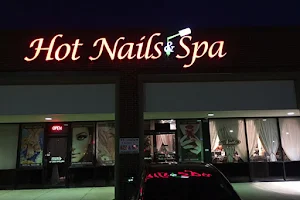 Hot Nails & Spa image