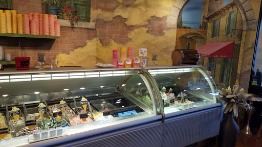 Shopping Mall «Kingsdale Shopping Center», reviews and photos, Tremont Rd & Zollinger Rd, Upper Arlington, OH 43221, USA