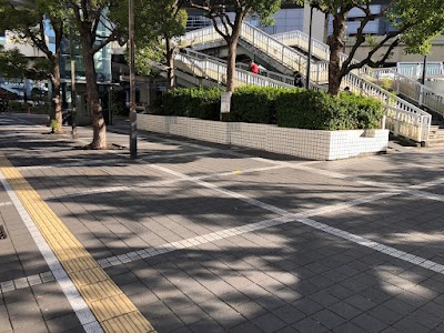 横浜駅東口駅前広場