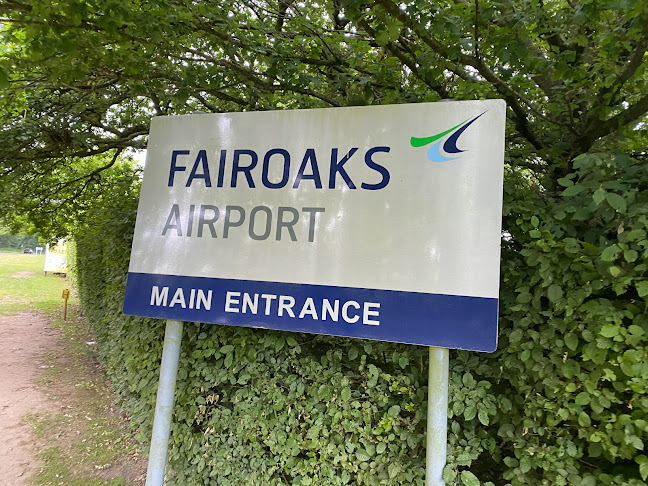 Comments and reviews of Fairoaks Airport