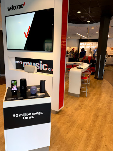 Cell Phone Store «Verizon», reviews and photos, 11511 Parkside Dr, Knoxville, TN 37934, USA