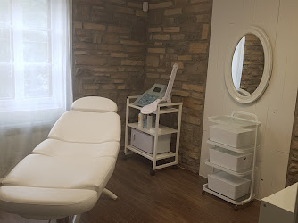 Laser + Esthetique Stephanie Charbonneau