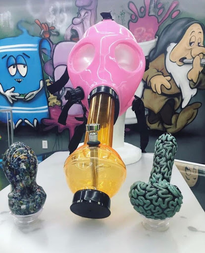 Tobacco Shop «Pine-Apple Xpress Smoke Shop Vape Shop, & Hookahs Sugar Land», reviews and photos, 10701 W Bellfort Ave b182, Houston, TX 77099, USA