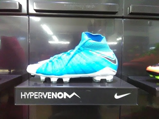 Sporting Goods Store «Niky’s Sports», reviews and photos, 3537 Tweedy Blvd, South Gate, CA 90280, USA