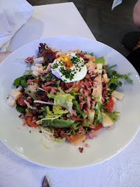 Salade Cobb du Restaurant français La Terrasse du Beaujolais à Chiroubles - n°20