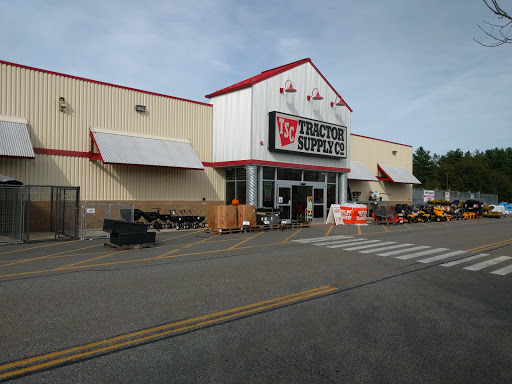 Home Improvement Store «Tractor Supply Co.», reviews and photos, 2101 Bay St STE A, Taunton, MA 02780, USA