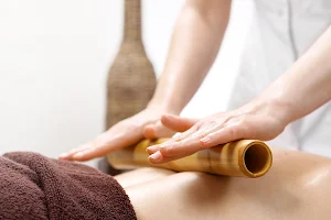 Therapeutically Relaxing Massage image