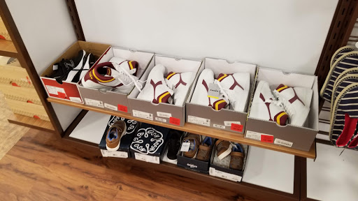 Outdoor Sports Store «Sierra Trading Post», reviews and photos, 215 N Maple Rd Unit 1F, Ann Arbor, MI 48103, USA