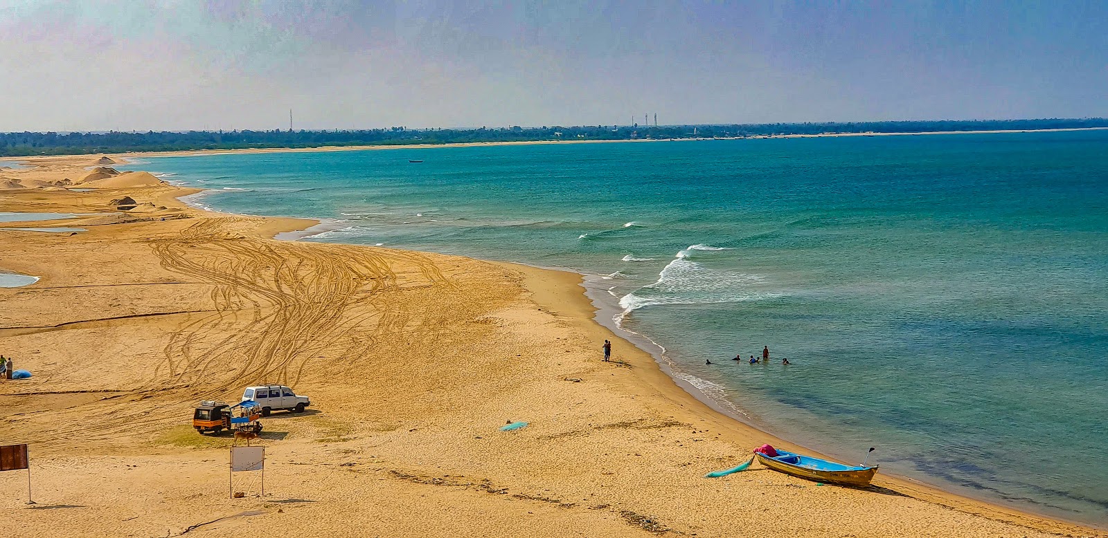 Valokuva Manapad Beachista. villi alue