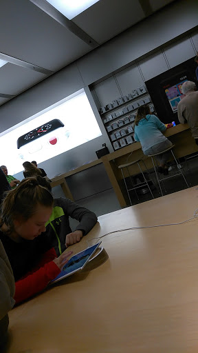 Computer Store «Apple Tacoma Mall», reviews and photos, 4502 S Steele St, Tacoma, WA 98409, USA