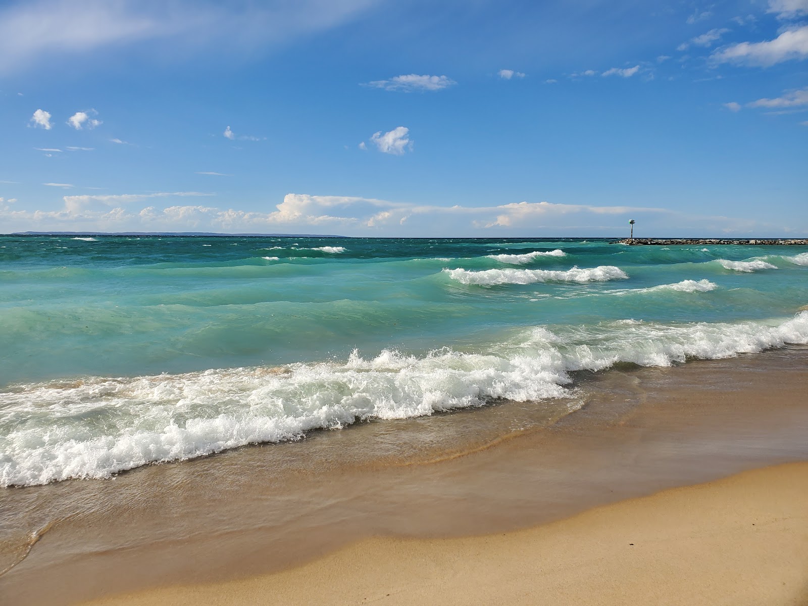 Fotografie cu Van's Beach - locul popular printre cunoscătorii de relaxare