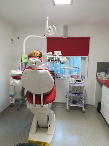 Dental Family Clinica Stomatologica - Dentist
