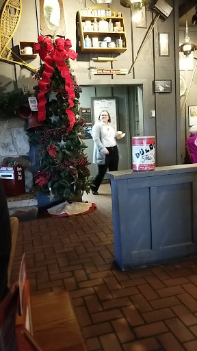 American Restaurant «Cracker Barrel Old Country Store», reviews and photos, 475 Rivers Edge Dr, Milford, OH 45150, USA