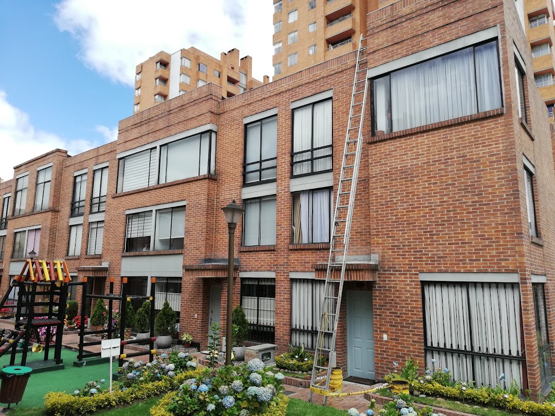 Conjunto Residencial Versalles Real 1