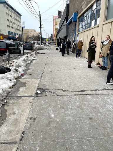 Thrift Store «Goodwill Industries Outlet Store & Donation Center», reviews and photos, 47-47 Van Dam St, Queens, NY 11101, USA