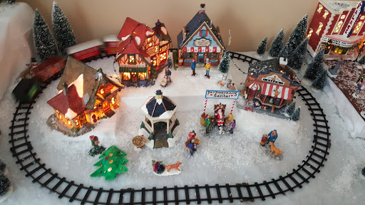 Shopping Mall «Addison Mall», reviews and photos, 2970 W Addison St, Chicago, IL 60618, USA