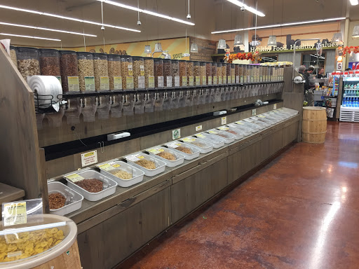 Grocery Store «Fresh Thyme Farmers Market- 82nd», reviews and photos, 4225 E 82nd St, Indianapolis, IN 46250, USA