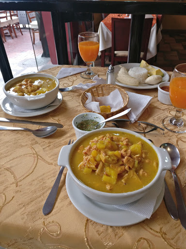 La Antigua comida tipica colombiana parrilla y bar