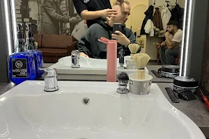 Unico Barbershop image