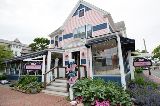 Vineyard Vines, 56 Narragansett Ave, Oak Bluffs, MA 02557, USA, 