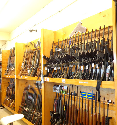 Pawn Shop «Money Market Pawn Shop», reviews and photos, 13607 SE Powell Blvd, Portland, OR 97236, USA